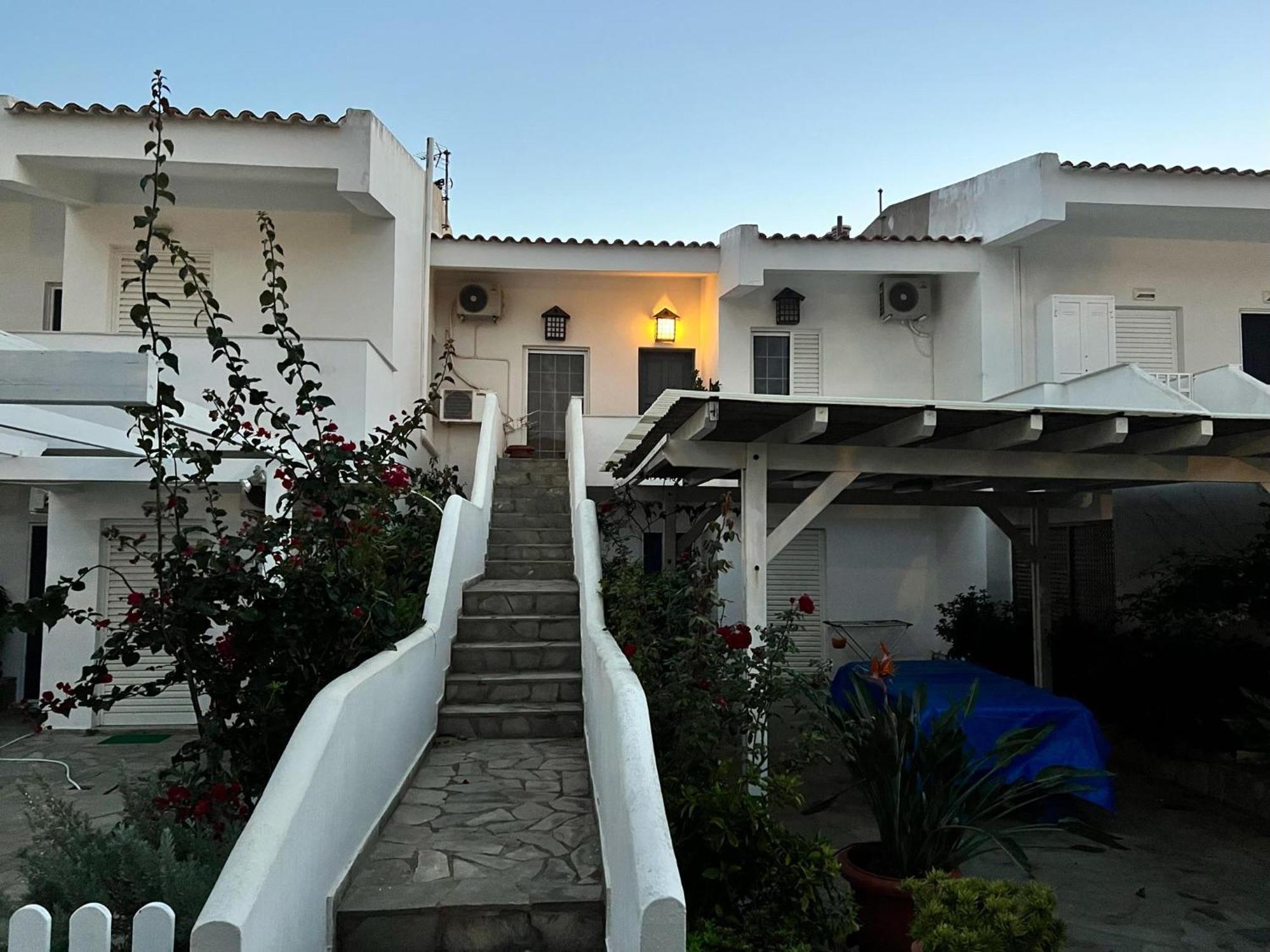 Pounta Beach House Sounion Exterior photo